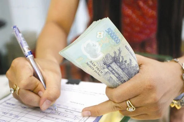 Người lao động có được tạm ứng tiền lương để ăn Tết hay không