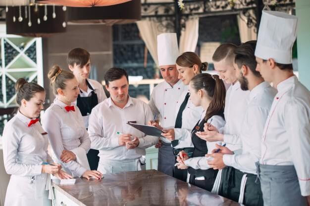 Đào tạo nhân viên trong ngành dịch vụ ăn uống