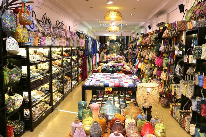 Đồ gốm sứ Huế