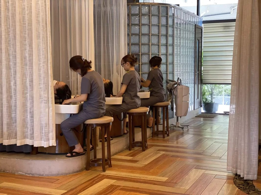 Gói dịch vụ hấp dẫn trong quán gội đầu