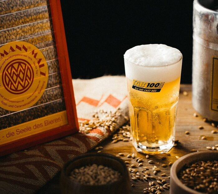 Bia hơi là gì? Phân biệt bia hơi và bia tươi, bia lon, bia chai 