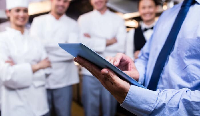 Cách ứng dụng kỹ thuật bước đi số 8 trong QLCL ngành F&amp;B