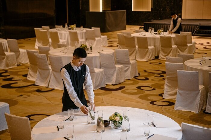 Gợi ý 50+ mẫu đồng phục khách sạn 5 sao đẹp và sang trọng