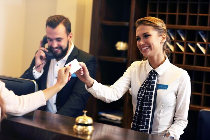 Gợi ý 50+ mẫu đồng phục khách sạn 5 sao đẹp và sang trọng