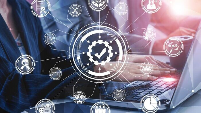 Kiểm soát chất lượng nghĩa là gì? Vai trò, phương pháp, ví dụ