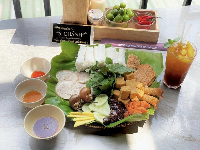 Quán mắm tôm bún đậu A Chảnh có gì HOT? Review chi tiết A-Z