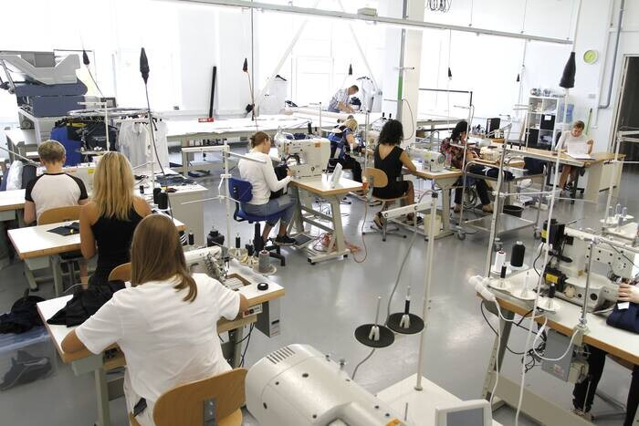 Top 15 các xưởng may quần áo uy tín, chất lượng, giá rẻ nhất hiện nay