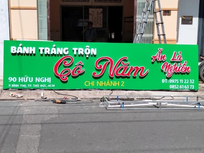 Top những mẫu bảng hiệu quán ăn vặt ấn tượng, thu hút ánh nhìn